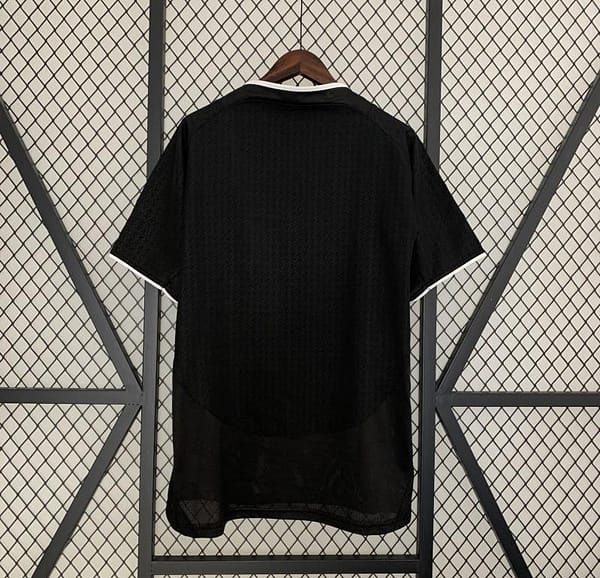 Retro 03/04 Manchester United Away Jersey - Image 5