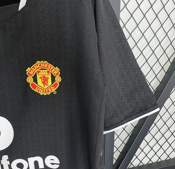Retro 03/04 Manchester United Away Jersey - Image 7