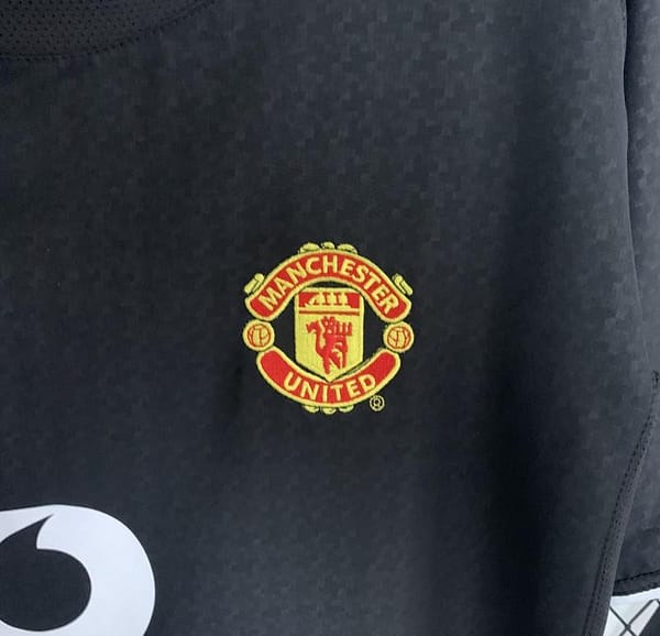 Retro 03/04 Manchester United Away Jersey - Image 8