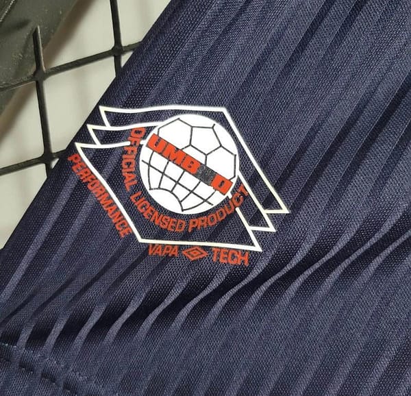 Retro 1996/98 Scotland Away Jersey - Image 9