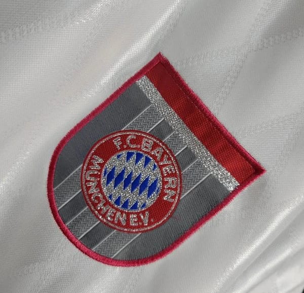 Retro 1996/98 Bayern Munich Away Jersey - Image 4