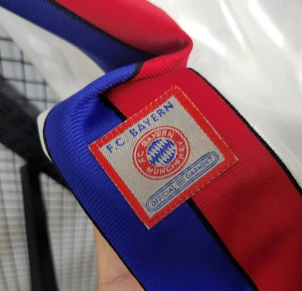 Retro 1996/98 Bayern Munich Away Jersey - Image 7