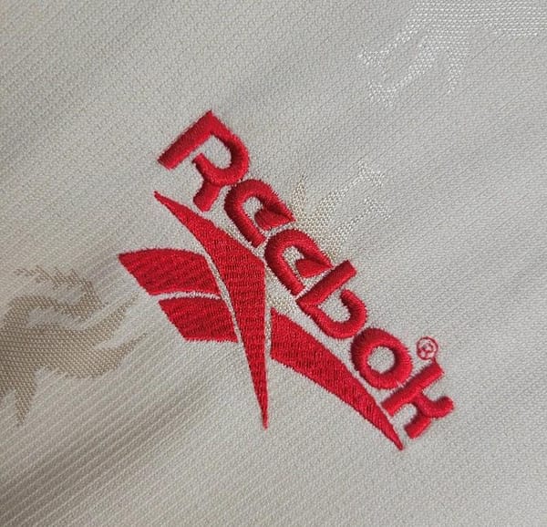 Retro 1996/96 Liverpool Away Jersey - Image 9