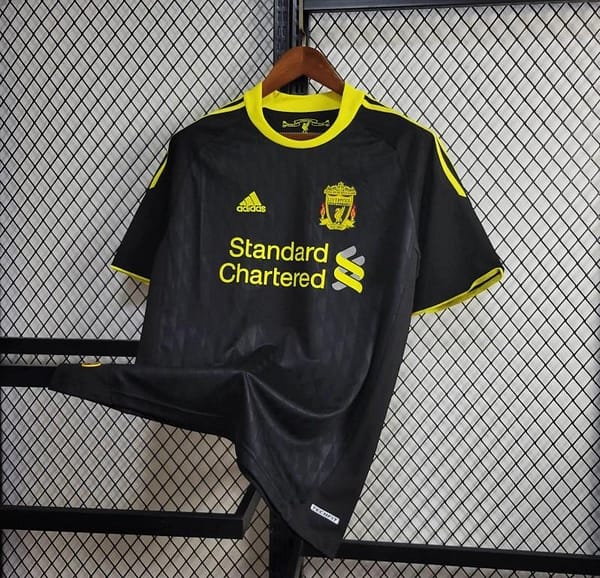 Retro 2010/11 Liverpool Third Black Jersey - Image 8