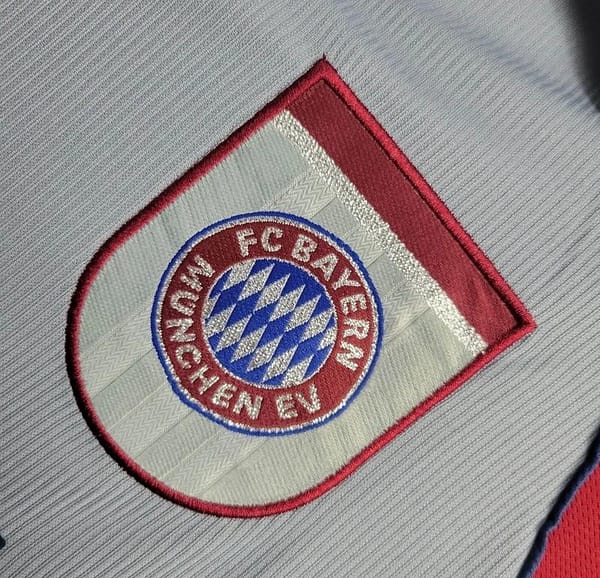 Retro 1998/99 Bayern Munich Away Jersey - Image 8