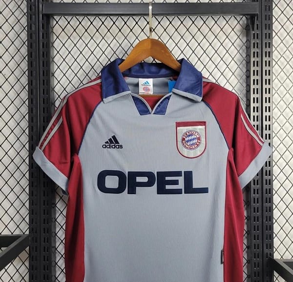 Retro 1998/99 Bayern Munich Away Jersey - Image 10