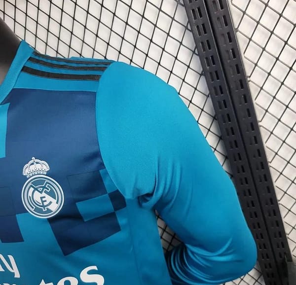 Retro 17/18 Real Madrid Third Long Sleeve Jersey - Image 8
