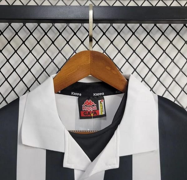 Retro 1998/99 Juventus Home Jersey - Image 2