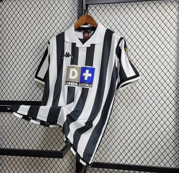 Retro 1998/99 Juventus Home Jersey - Image 3