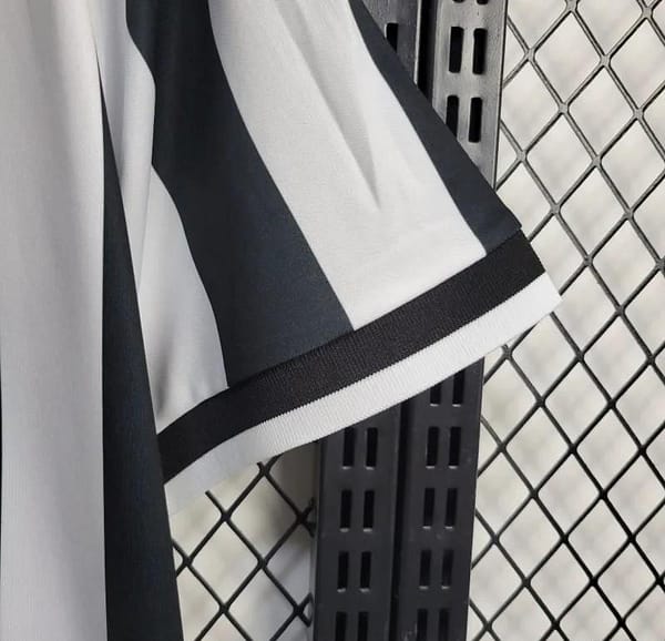 Retro 1998/99 Juventus Home Jersey - Image 4