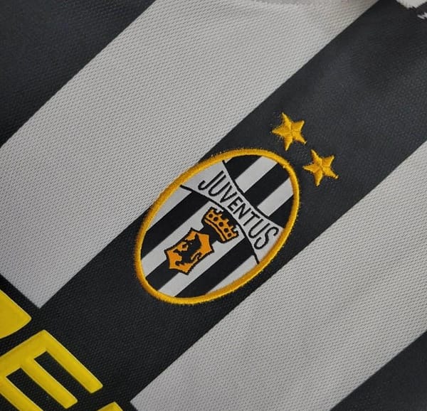 Retro 01/02 Juventus Home Jersey - Image 5