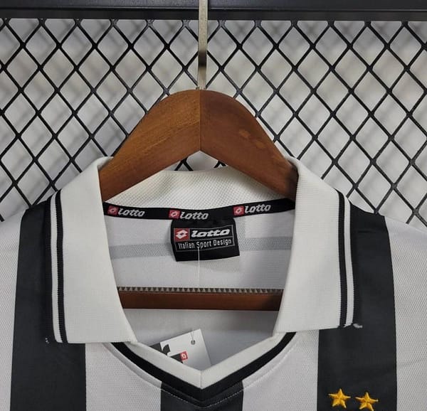 Retro 01/02 Juventus Home Jersey - Image 7
