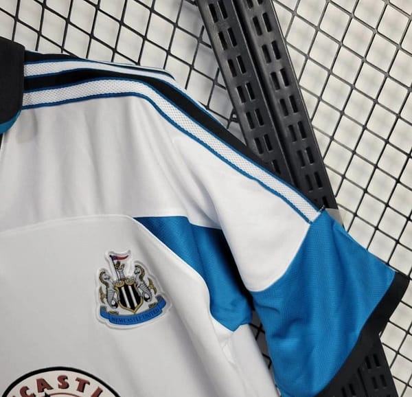 Retro 99/00 Newcastle United Away White Jersye - Image 2