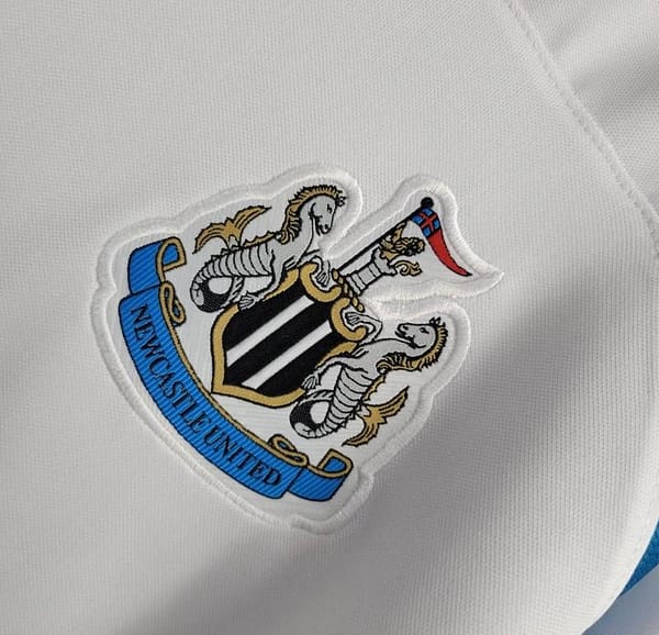 Retro 99/00 Newcastle United Away White Jersye - Image 3