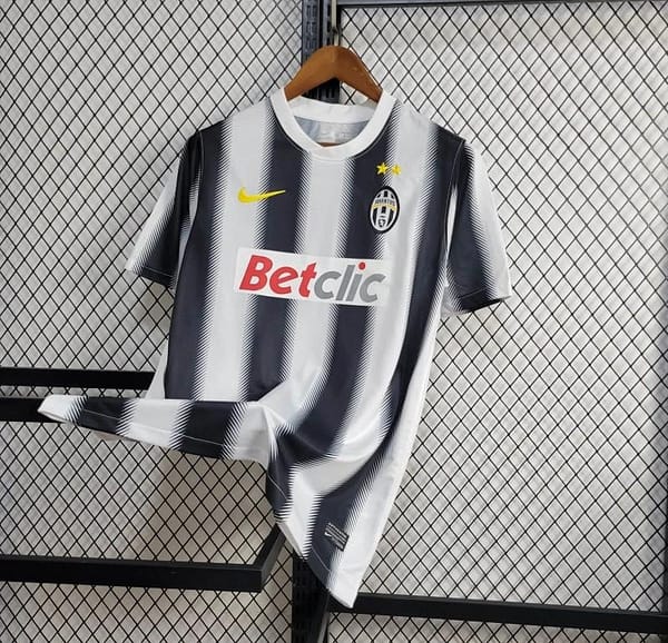 Retro 11/12 Juventus Home Jersey - Image 5