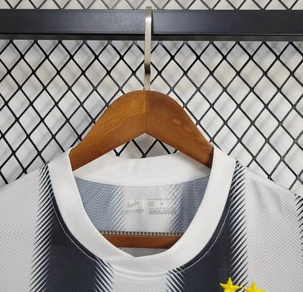Retro 11/12 Juventus Home Jersey - Image 6