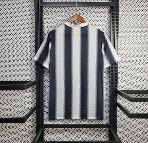 Retro 11/12 Juventus Home Jersey - Image 7