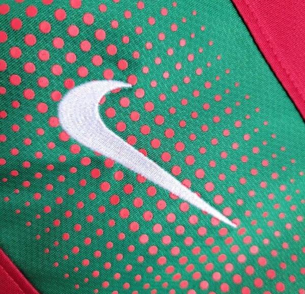 Retro 2010 Portugal Home Jersey - Image 5