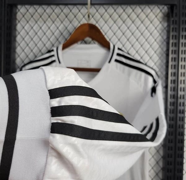 24/25 Real Madrid Home Long Sleeve Jersey - Image 4