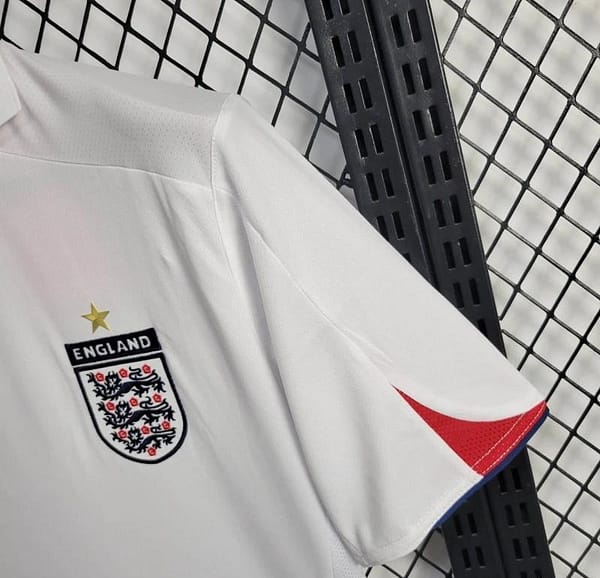 Retro 2006 England Home Jersey - Image 9