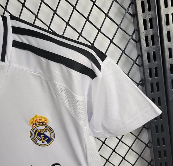 24/25 Kids Real Madrid Home Jersey - Image 5