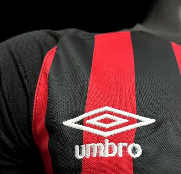 Retro 17/18 Athletico Paranaense Home Jersey - Image 6