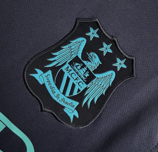 Retro 15/16 Manchester City Away Jersey - Image 8