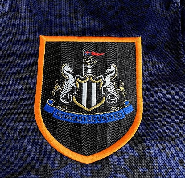 Retro 97/98 Newcastle United Away Jersey - Image 7