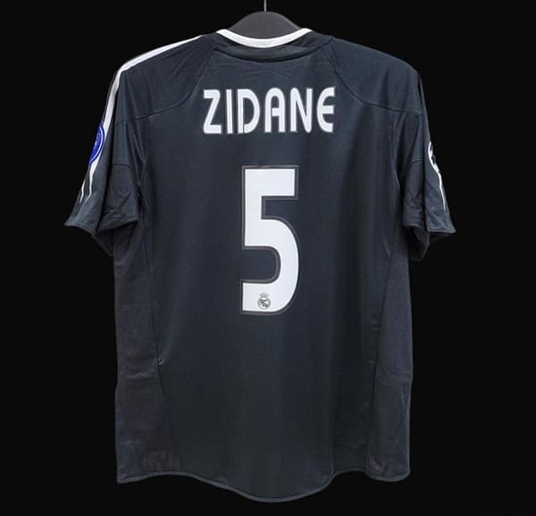 Retro 04/05 Real Madrid Third Black Jersey - Image 2