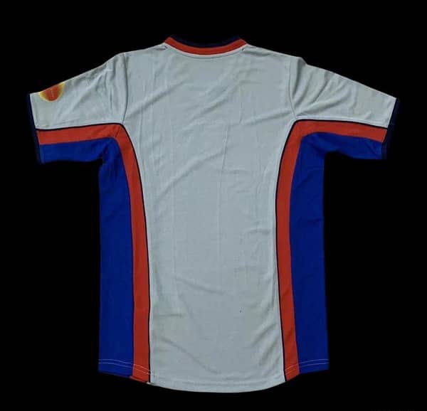 Retro 1999-01 Barcelona Away Jersey - Image 2