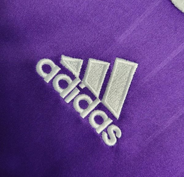 Retro 06/07 Real Madrid Third Purple Jersey - Image 3