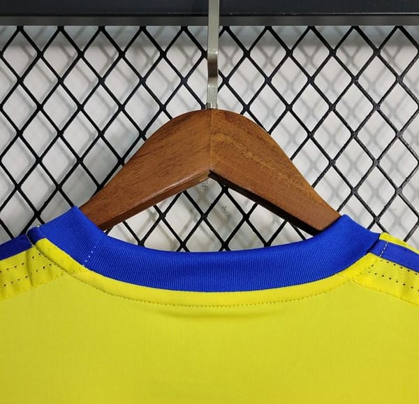 Retro 17-18 Flamengo Third Yellow Jersey - Image 10