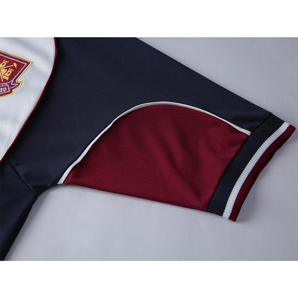Retro 99/01West Ham United Away Jersey - Image 4
