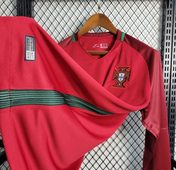 Retro 2016  Portugal Home Long Sleeve Jersey - Image 9