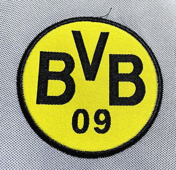 Retro 00/01 Borussia Dortmund Away Grey Jersey - Image 3
