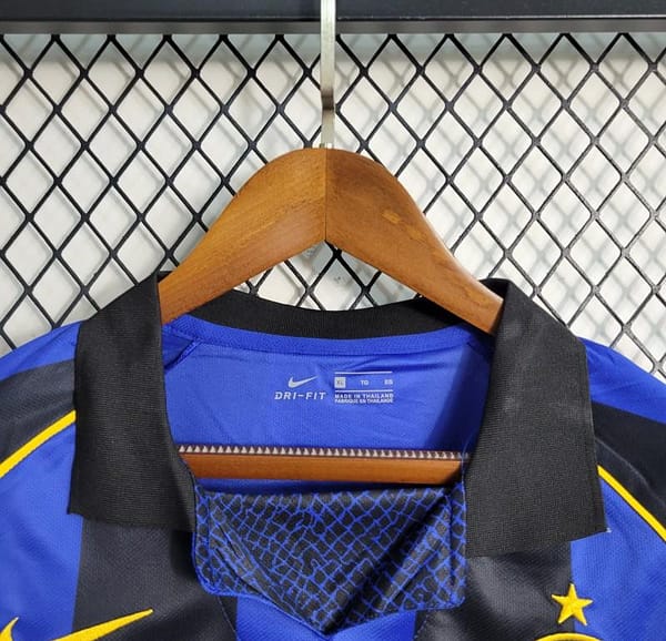 Retro 01-02 Inter Milan Home Jersey - Image 5