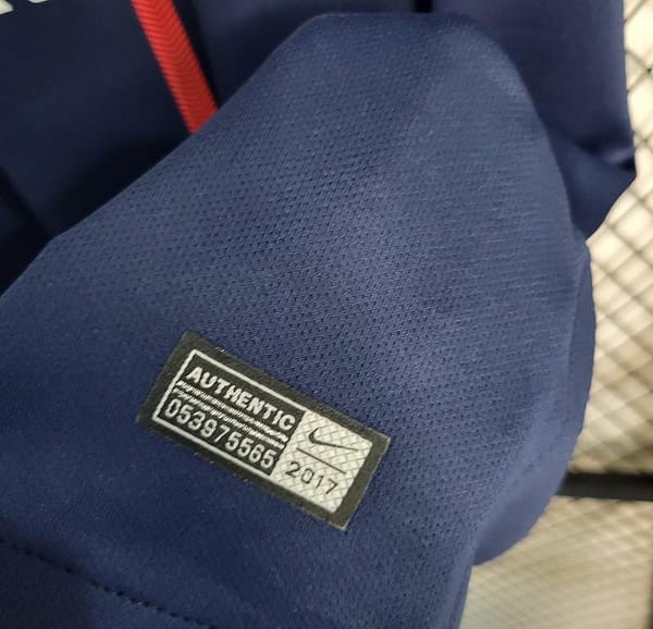 Retro 17-18 PSG Home Jersey - Image 6