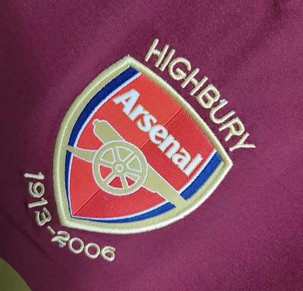 Retro 05/06 Arsenal Home Jersey - Image 3