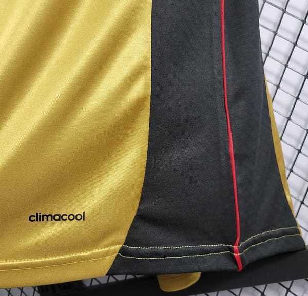 Retro 2013/14 Season AC Milan Third Golden Jersey - Image 8