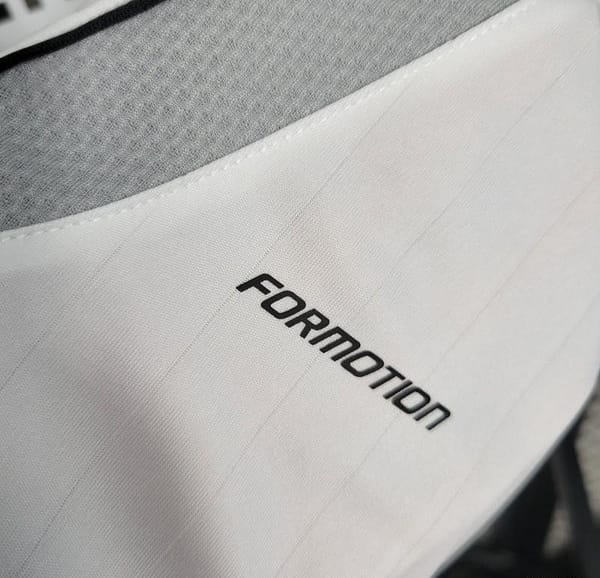 Retro 06/07 Real Madrid Home Jersey - Image 5