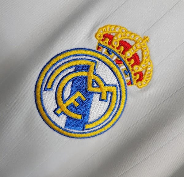 Retro 06/07 Real Madrid Home Jersey - Image 9