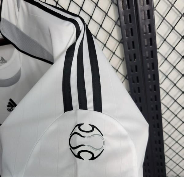Retro 06/07 Real Madrid Home Jersey - Image 11
