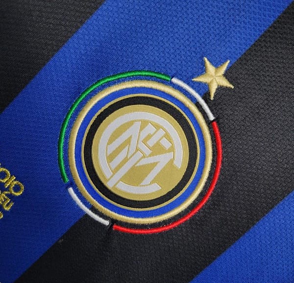 Retro 09-10 Inter Milan Home Jersey - Image 6