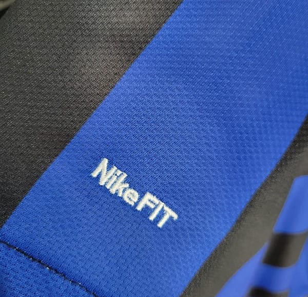 Retro 09-10 Inter Milan Home Jersey - Image 10