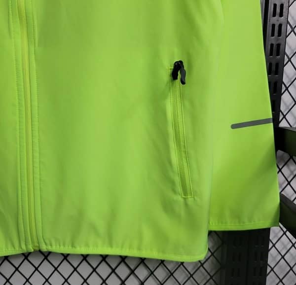 2023 Nike Outdoor Green Sports Sunscreen Jacket - Image 5
