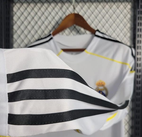 Retro Long Sleeve 09/10 Real Madrid Home Jersey - Image 3