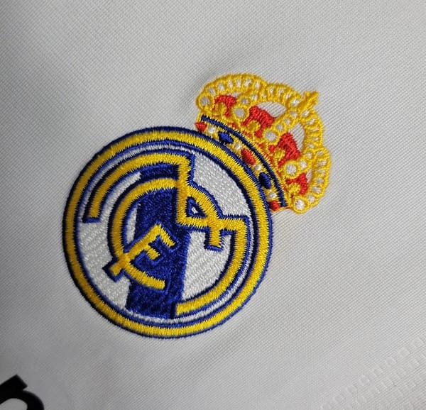 Retro Long Sleeve 09/10 Real Madrid Home Jersey - Image 9