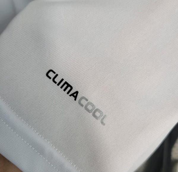 Retro 09/10 Real Madrid Home Jersey - Image 3