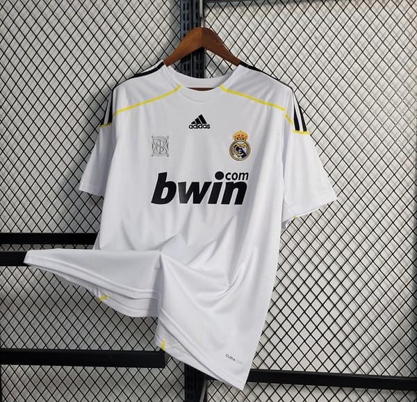 Retro 09/10 Real Madrid Home Jersey - Image 10