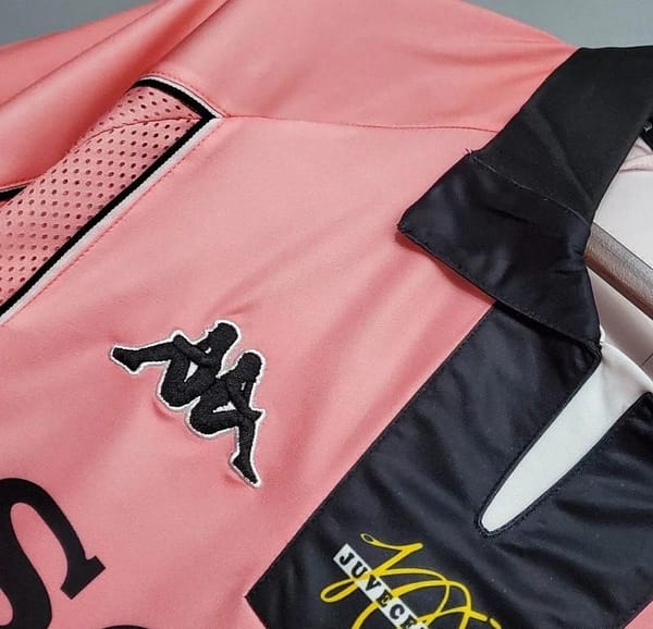 Retro 97/98 Juventus Away Pink Jersey - Image 3